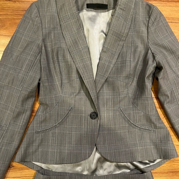 BOGO Yigal Azrouel Gray Plaid Blazer & Skirt Set - Picture 4 of 9